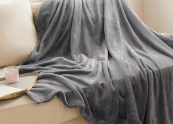 Bedsure Fleece Throw Blanket for Couch Grey – Lightweight Plush Fuzzy Cozy Soft Blankets and Throws for Sofa, 50×60 inches